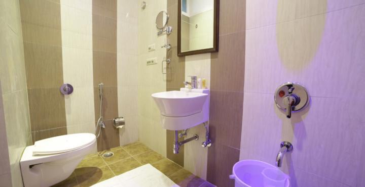 Oyo 1681 Hotel Devansh Udaipur Eksteriør billede