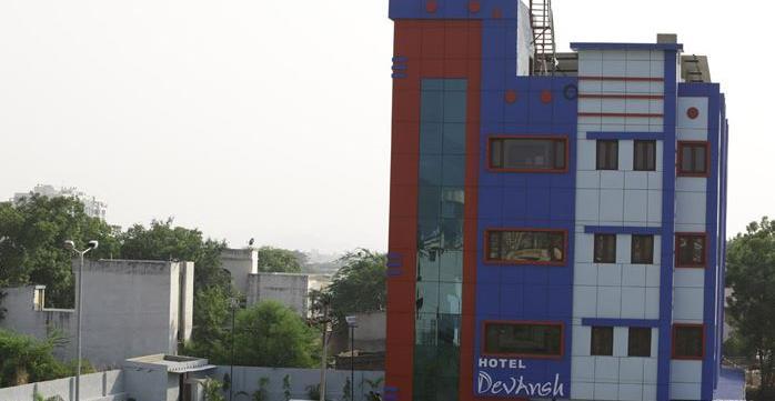 Oyo 1681 Hotel Devansh Udaipur Eksteriør billede
