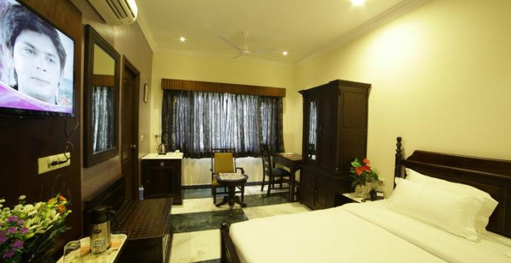 Oyo 1681 Hotel Devansh Udaipur Eksteriør billede