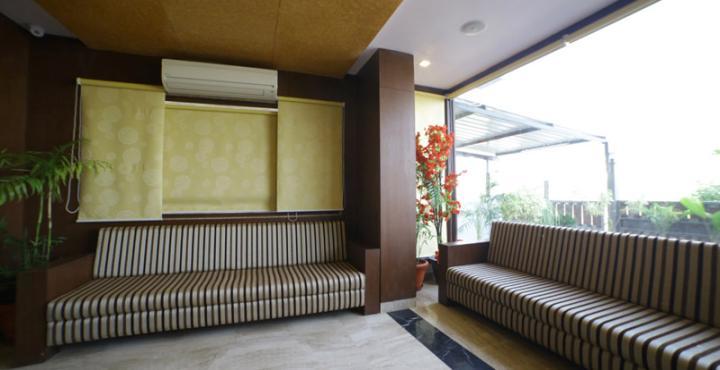 Oyo 1681 Hotel Devansh Udaipur Eksteriør billede