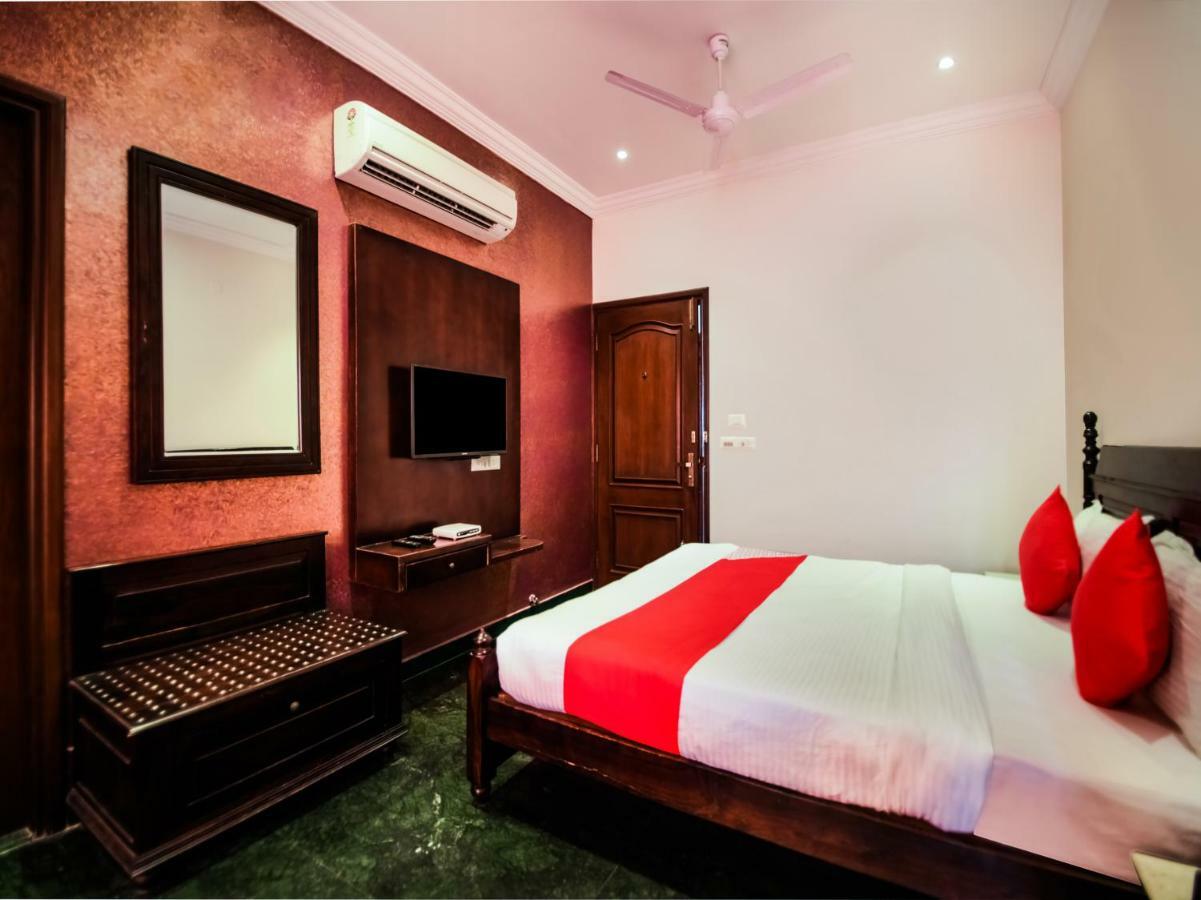 Oyo 1681 Hotel Devansh Udaipur Eksteriør billede