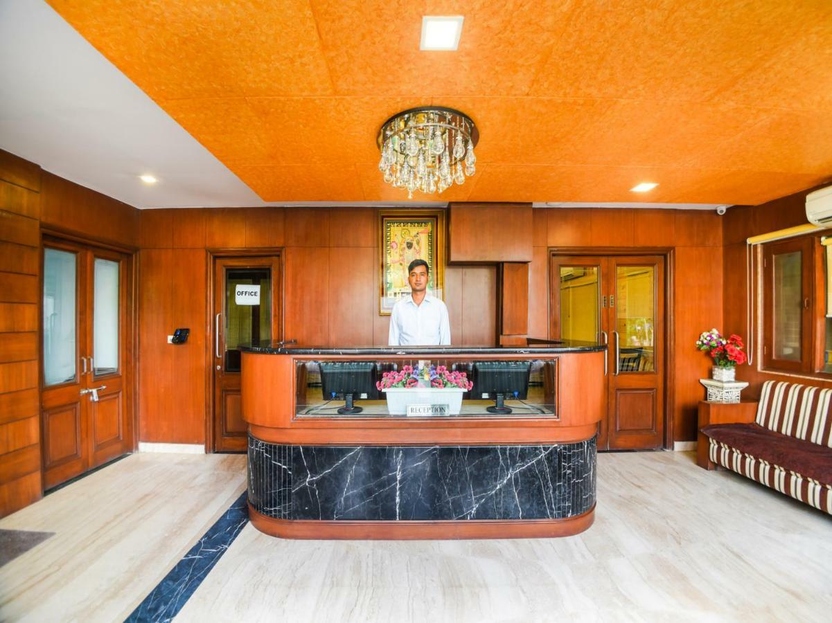 Oyo 1681 Hotel Devansh Udaipur Eksteriør billede