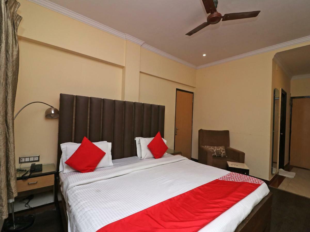Oyo 1681 Hotel Devansh Udaipur Eksteriør billede