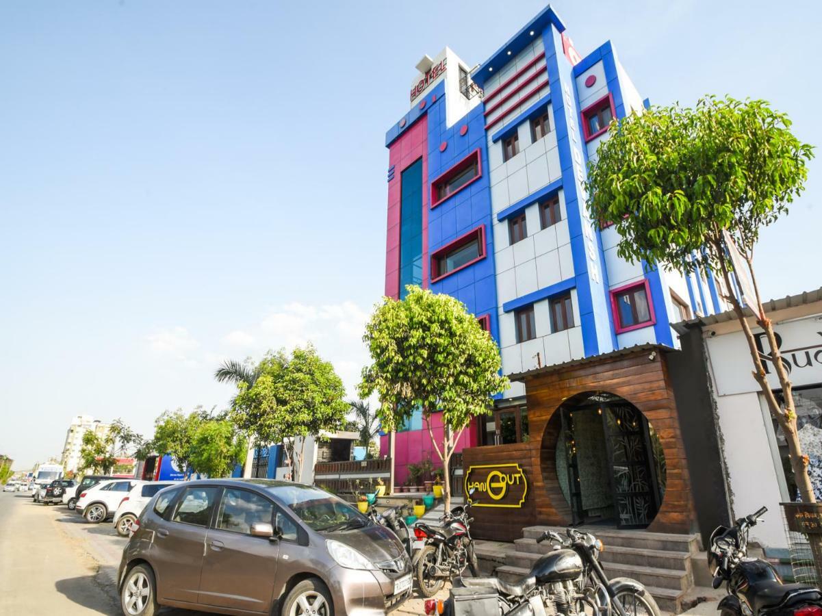 Oyo 1681 Hotel Devansh Udaipur Eksteriør billede