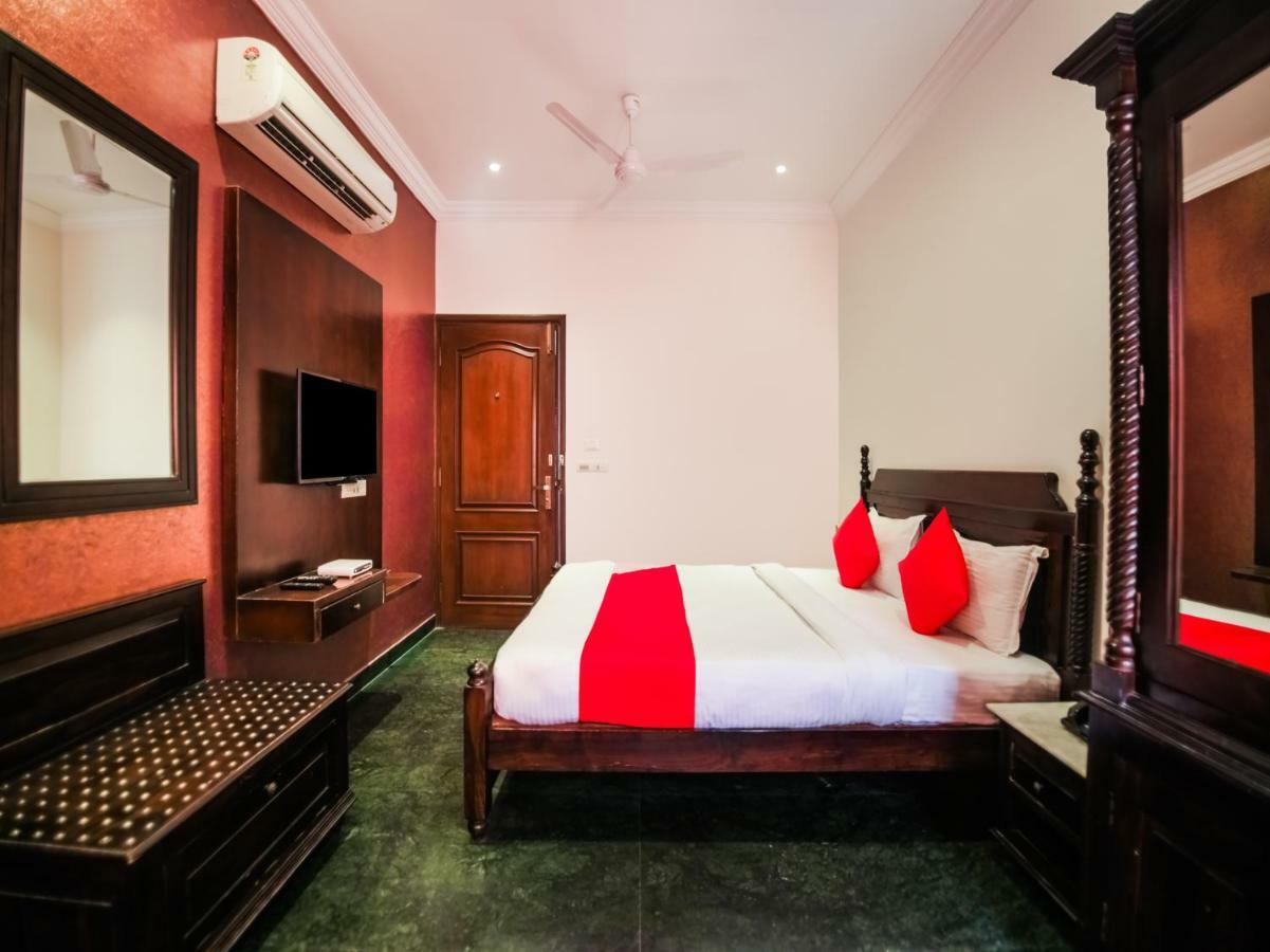 Oyo 1681 Hotel Devansh Udaipur Eksteriør billede