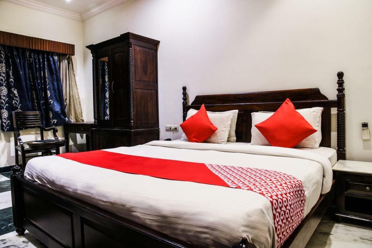 Oyo 1681 Hotel Devansh Udaipur Eksteriør billede